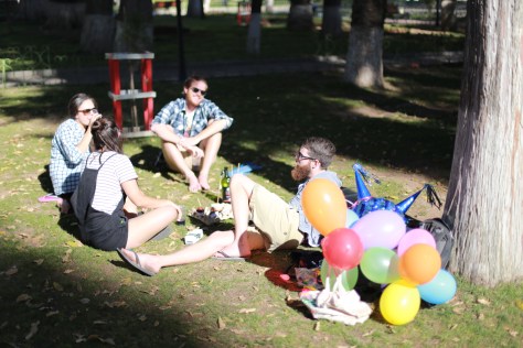 Our park picnic in Parque Bolivar (note the handmade pinata in the bottom right). Image via Mon and Anton.